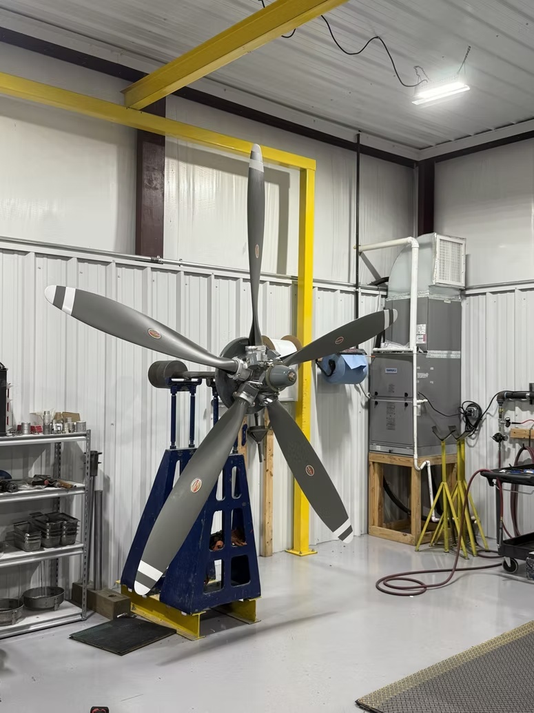 Aircraft propeller service
